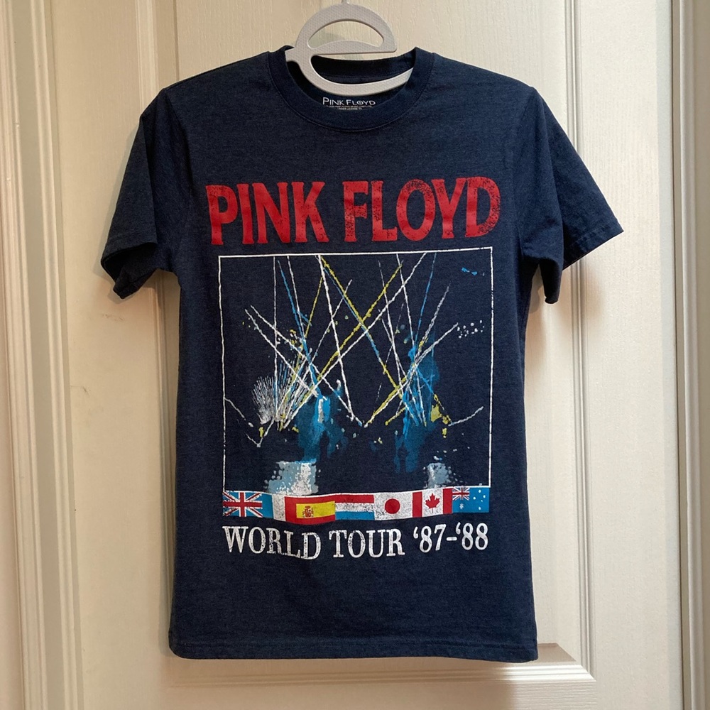 PINK FLOYD World Tour 87/88 reprint. Size Small 60% cotton 40% polyester